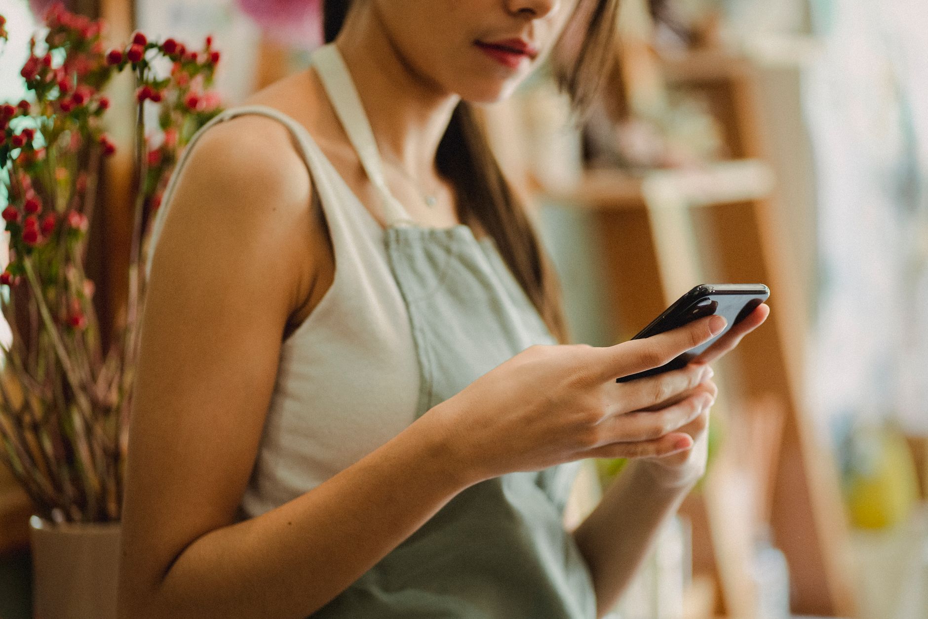 small business owner brazil smartphone